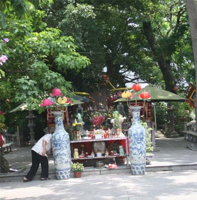 Huyền tích về ngôi đền “vua quan giải hạn”